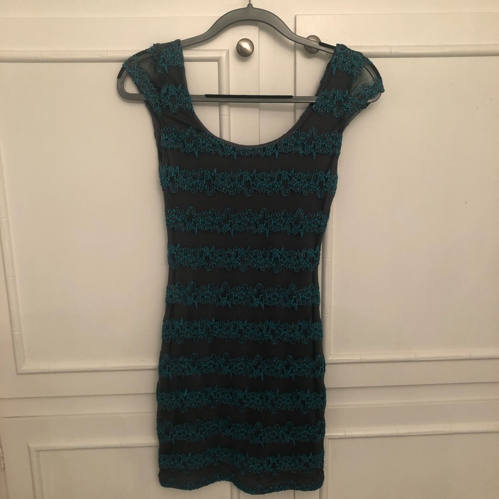 Grey and blue body on dress size S.
